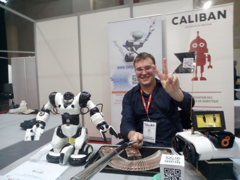 Cédric Vasseur Innorobo 2017 Présentation QRBeep BeepAi et tours de magie robotique